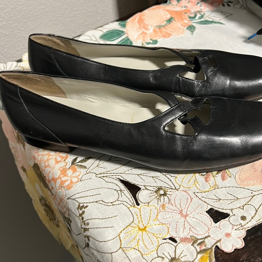 Girls shoes can use for school or church, whatever